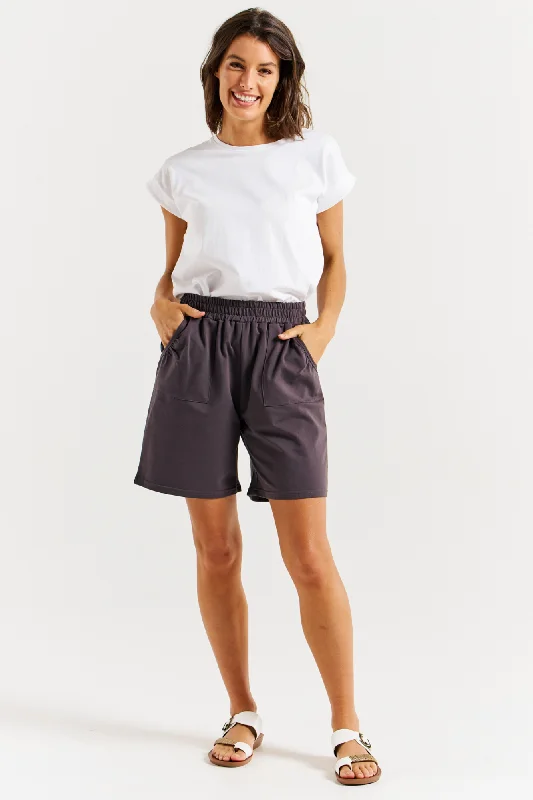 Plaid shorts – Shorts with a checkered pattern, typically in bright or earthy tones for a fun, preppy look.Betty Basics Harvard Short Smoke