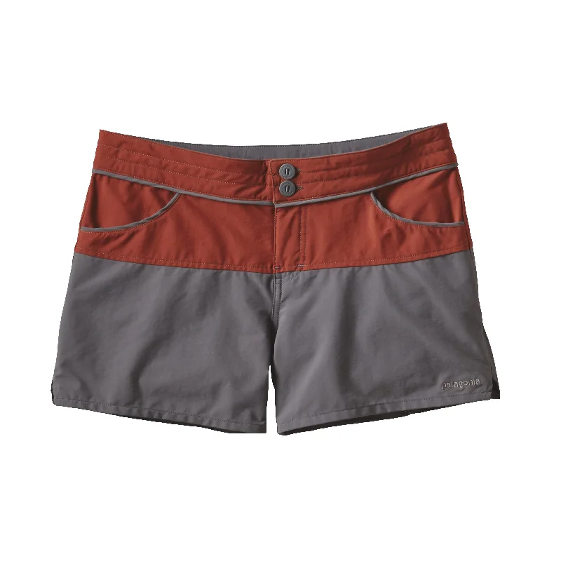 Sporty shorts – Shorts designed for athletic or casual wear, often with drawstrings and made from breathable fabrics.W's Colorblock Stretch Wavefarer® Shorts