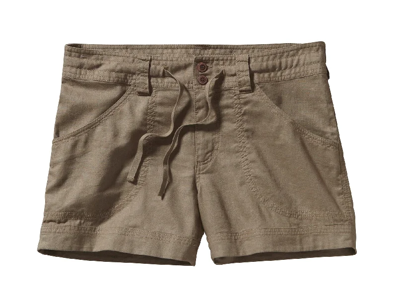 Linen shorts – Lightweight and breathable shorts made from linen, ideal for hot weather.W's Island Hemp Shorts