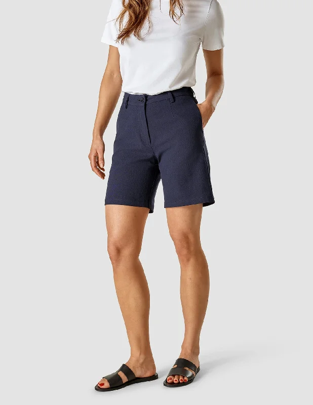 Plaid shorts – Shorts with a checkered pattern, typically in bright or earthy tones for a fun, preppy look.Linen Shorts Navy