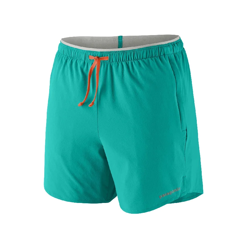 Cargo shorts – Loose-fitting shorts with large side pockets, often made from durable material for a utilitarian look.Women's Multi Trails Shorts - 5½"