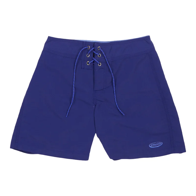 Velvet shorts – Luxurious, soft shorts made from velvet material, often worn for more festive or evening occasions.W's Board Shorts