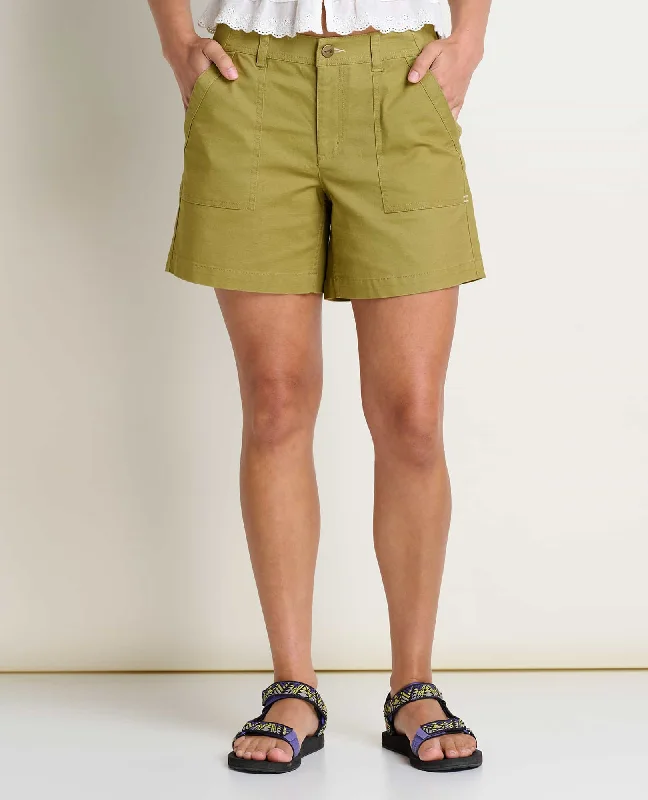 Bermuda shorts – Knee-length shorts that offer a more conservative and comfortable fit.Earthworks Camp Short