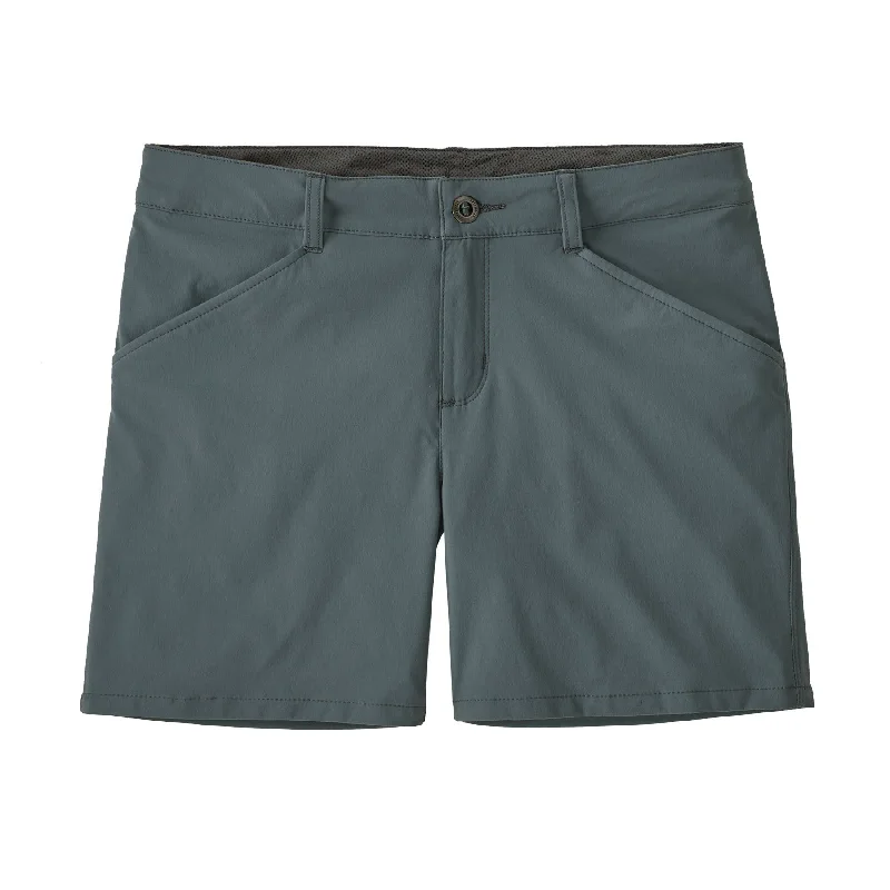 Tailored shorts – Well-fitted, structured shorts, often more formal or polished for work or events.Women's Quandary Shorts - 5"