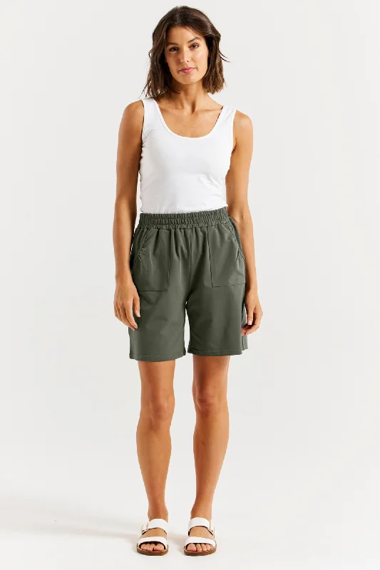 Linen shorts – Lightweight and breathable shorts made from linen, ideal for hot weather.Betty Basics Harvard Short Khaki