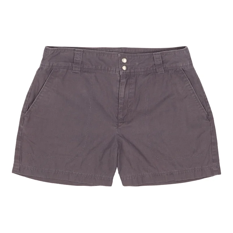 Drawstring shorts – Shorts with a drawstring at the waist for adjustable comfort.W's All-Wear Shorts