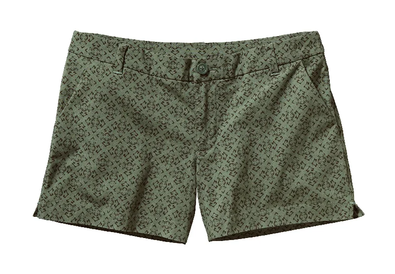 Seamless shorts – Shorts with minimal or no visible seams for a smooth, sleek look.W's Stretch All-Wear Shorts - 4""