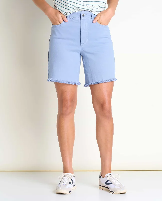 Athletic shorts – Shorts designed for sports or working out, often made from lightweight, moisture-wicking materials.Balsam Seeded Cutoff Short