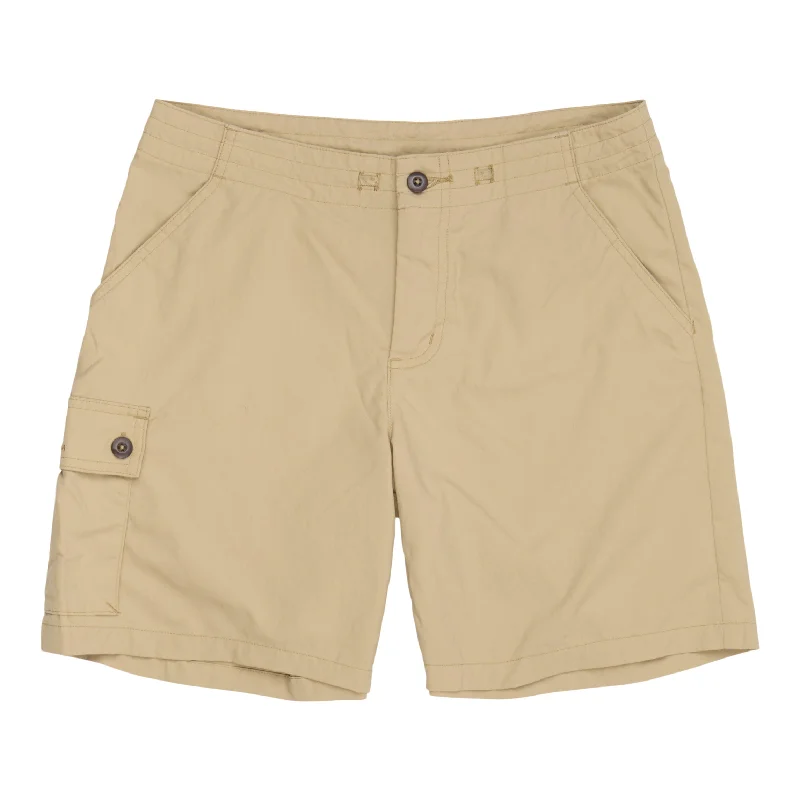 Pleated shorts – Shorts with pleats at the waist for extra volume or texture, creating a more sophisticated appearance.W's Inter-Continental Shorts