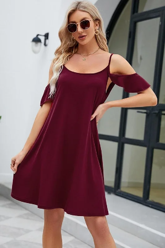 V-neck dress – Dress with a V-shaped neckline that flatters the chest and elongates the neck.OFF SHOULDER SPAGHTTI STRAP LOOSE DRESS