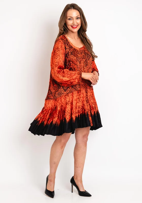 Floral skirt – Skirt featuring a floral pattern, perfect for a feminine and fresh style.Natalia Collection One Size Scattered Print Pleated Smock Mini Dress, Orange