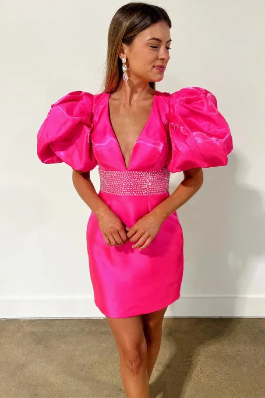 Slip dress – Simple, silky dress with spaghetti straps, resembling a slip, often worn casually or for evening wear.Neon Pink Plunging Neck Balloon Sleeves Bodycon Homecoming Dress