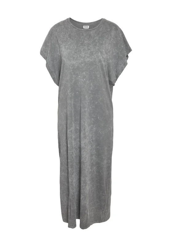 Maxi dress – Long dress that typically reaches the ankles or floor, offering a flowing and elegant look.Noisy May Rena Slit Jersey Maxi Dress, Charcoal Wash