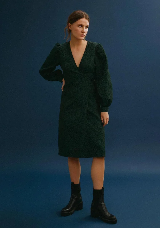 Cargo skirt – Skirt with utility-style pockets, similar to cargo pants.Vila Peria Jacquard Wrap Mini Dress, Ponderosa Pine