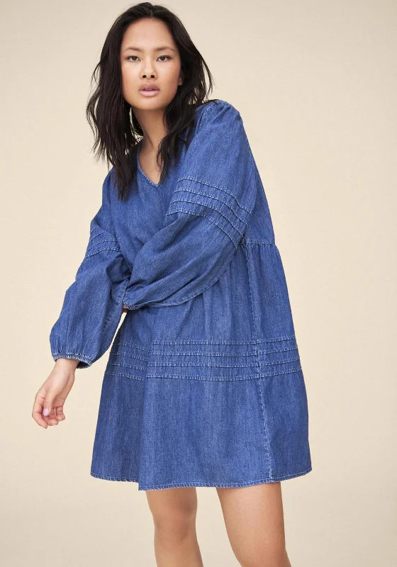 Ruffle skirt – Skirt with ruffled edges or layers, adding movement and texture.Vila Rowie V Neck Denim Mini Dress, Medium Blue