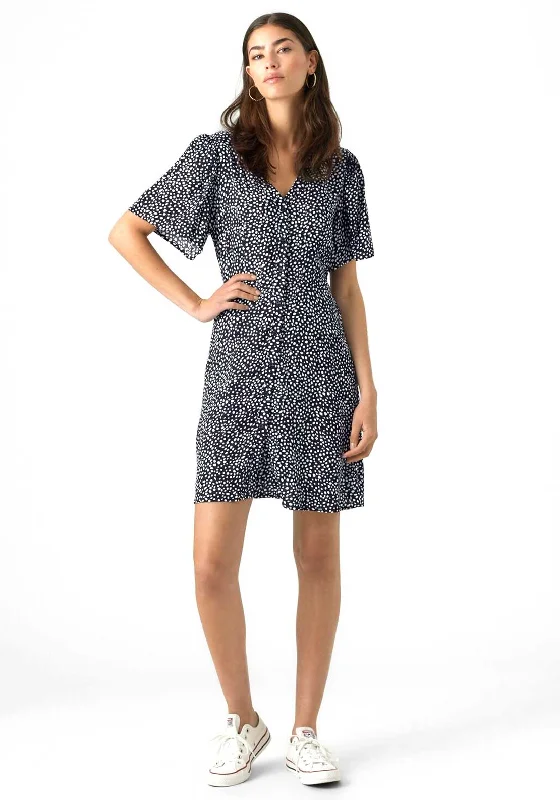 Sundress – Light, sleeveless dress typically worn in warm weather, often made from cotton or linen.Vero Moda Alba Spot Print Shirt Dress, Navy Blazer