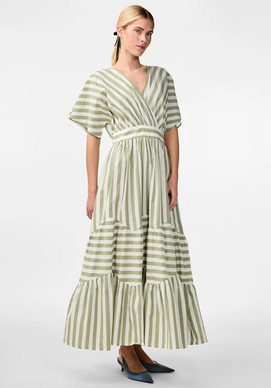 Boho dress – Dress with a relaxed, bohemian style, often featuring flowing fabric, ethnic prints, or vintage details.Y.A.S Roos Long Multi Striped Maxi Dress, Star White & Olive Green