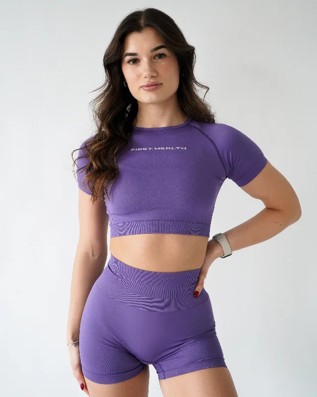 V-neck vest – Vest with a V-shaped neckline for a flattering fitEnhance Cropped Tee - Violet