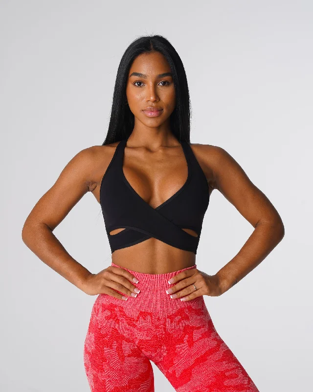 Activewear sports bra – Sports bra designed not only for performance but also for wearing as part of stylish athleisure outfits.Black Radiance Bra