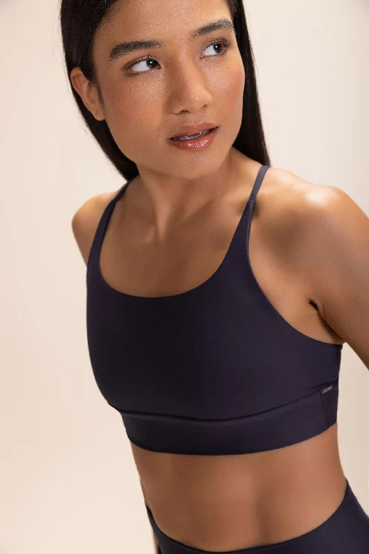 Underwired sports bra – Sports bra with underwire for added support and structure.Color Fit Sport Bra