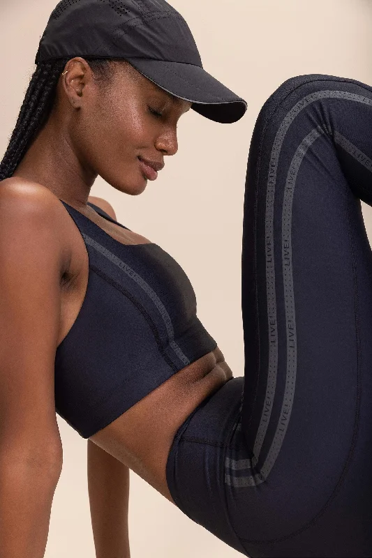 Seamless sports bra – Sports bra made without seams for a smooth, chafe-free fit.Dynamic Mat Sports Bra