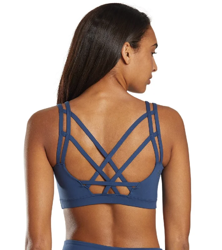 Seamless sports bra – Sports bra made without seams for a smooth, chafe-free fit.Everyday Yoga Radiant Solid Strappy Back Sports Bra True Navy