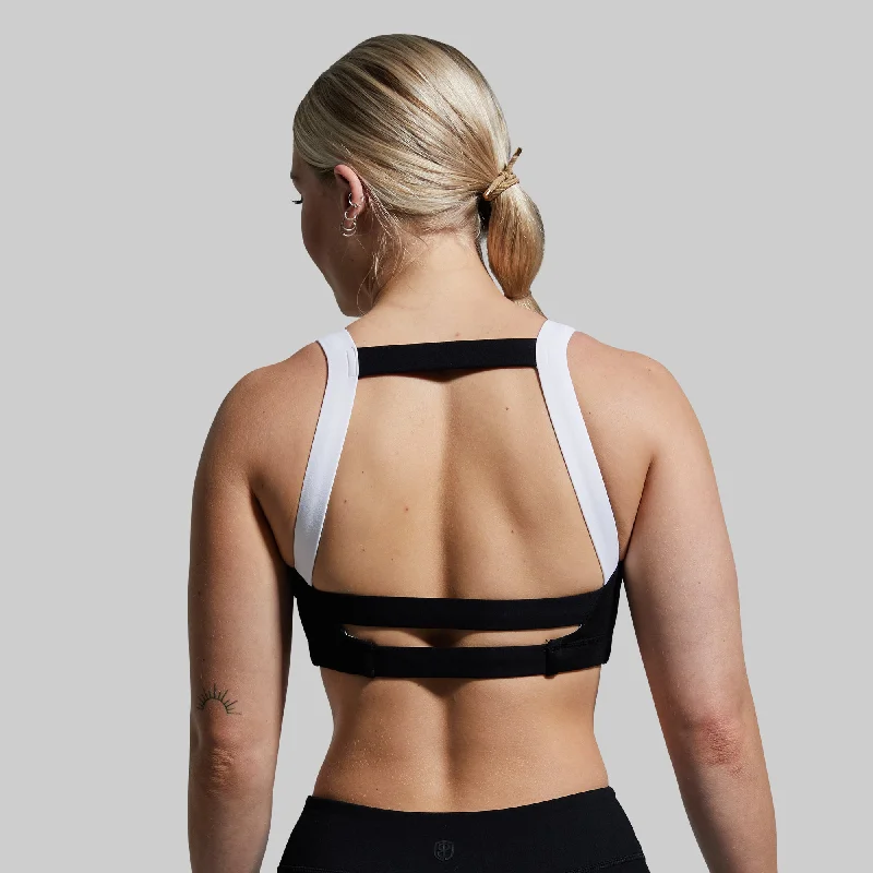 Padded sports bra – Sports bra with soft, removable padding for extra comfort and shape.Moxie Sports Bra (Black)