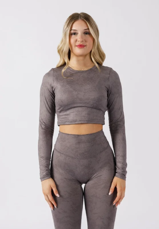 Medium-impact sports bra – Suitable for moderate-intensity activities like cycling or strength training, offering balanced support.Reluna™ Long Sleeve Crop Gunmetal