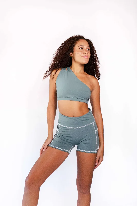 Crossover sports bra – Sports bra with a crossed strap design at the back, offering a stylish and supportive fit.The Maverick Bra - Sage Green