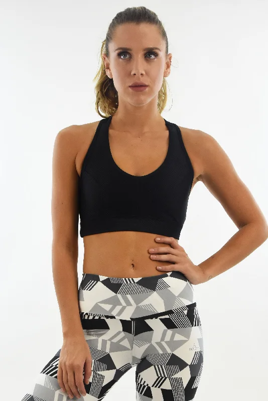 Front-closure sports bra – Sports bra that fastens at the front, often with hooks, zippers, or snaps, for easier wear.Urca Bra - Zig Zag Black