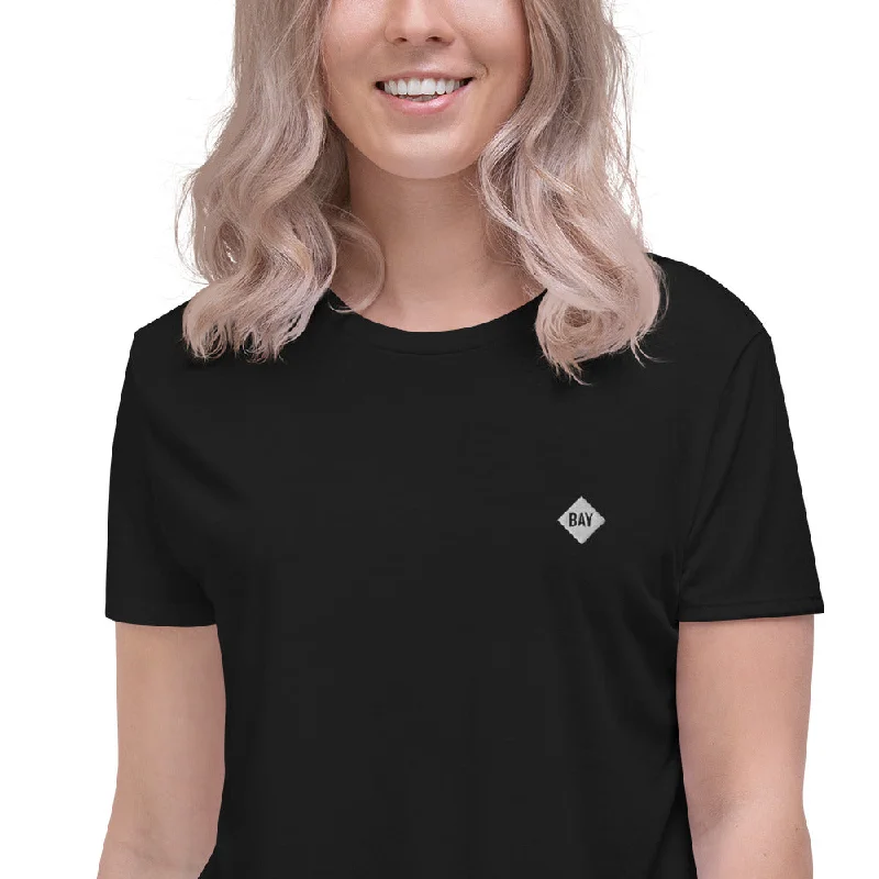 Boxy – Loose, straight cut with no shapingBay Diamond Crop Tee