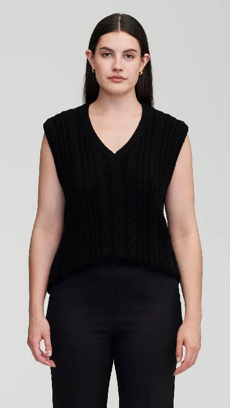 Hooded – Sweater with an attached hoodCable Boyfriend Vest in Merino Wool | Black