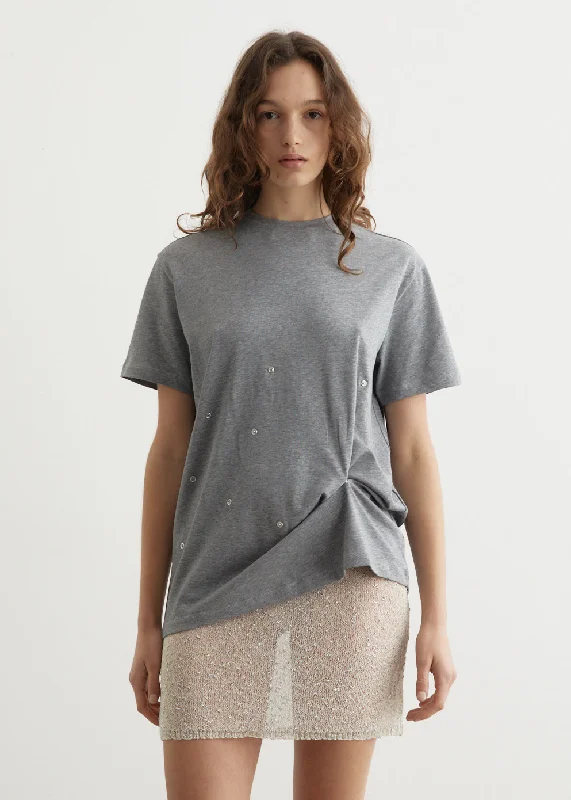 Raglan sleeve – Diagonal seam extending from the underarm to neckline, giving a sporty lookClick T-Shirt