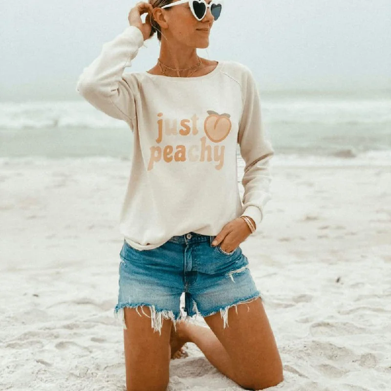 Fitted sweatshirt – Sweatshirt that fits snugly to the body, providing a more tailored lookJust Peachy