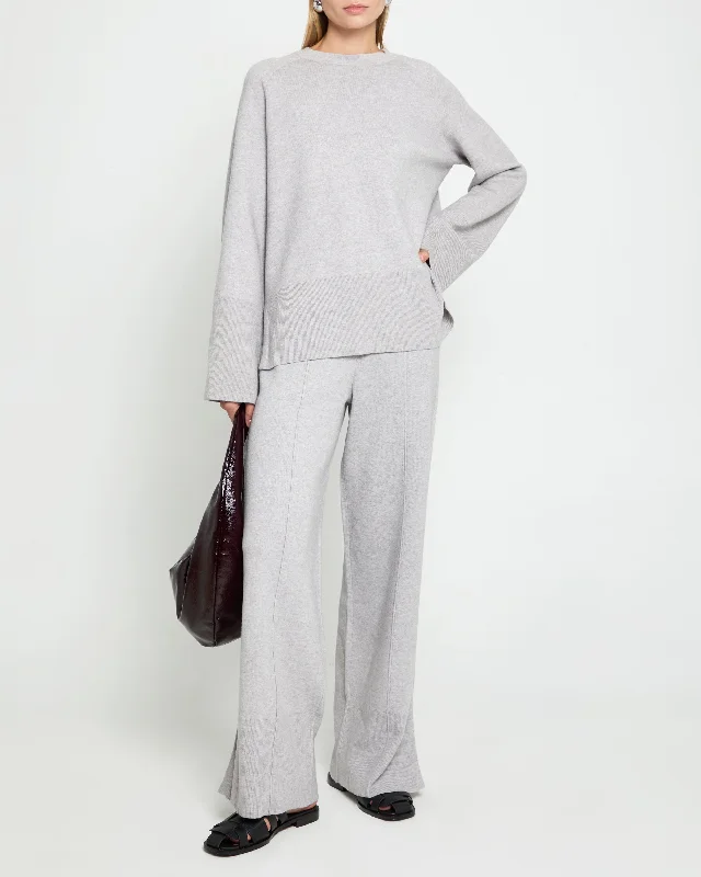 Pullover – Sweater without buttons or zippers, worn over the headMiles Oversized Set