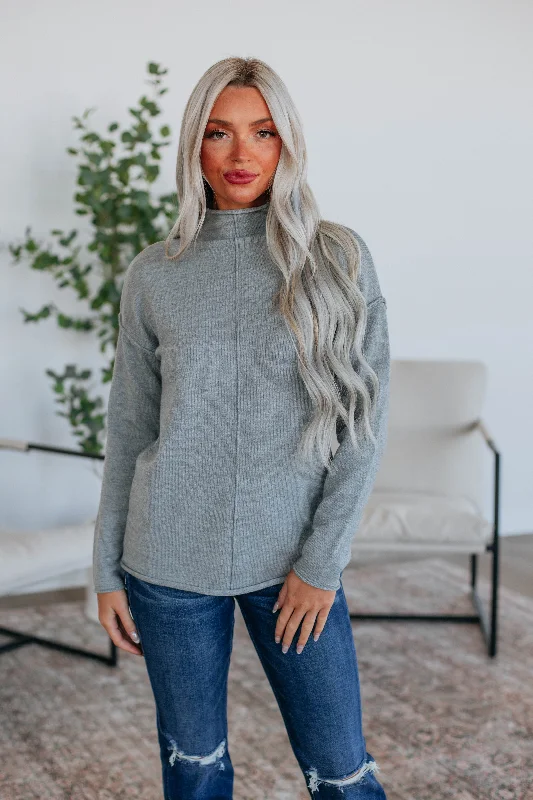 Pullover – Sweater without buttons or zippers, worn over the headOlivette Sweater - Charcoal