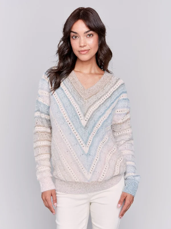 Hooded – Sweater with an attached hoodOmbre Chevron Knit Sweater - Frost