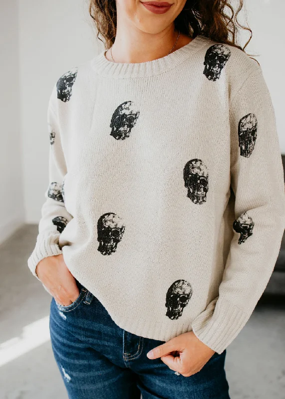 Pullover – Sweater without buttons or zippers, worn over the headSkull Knit Sweater