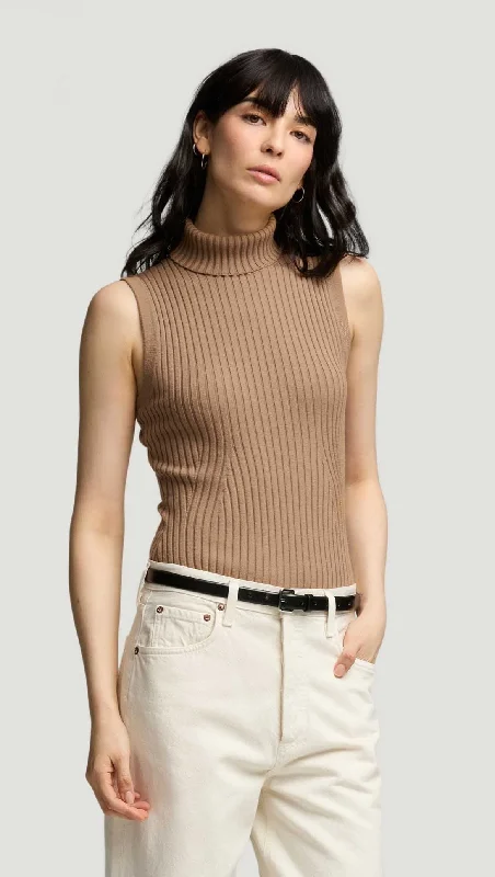 Oversized – Loose-fitting, relaxed silhouetteSleeveless Turtleneck in Stretch Wool | Camel