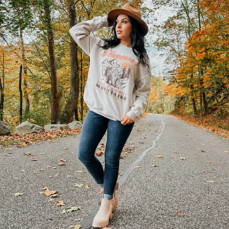 V-neck sweatshirt – Sweatshirt with a V-shaped neckline, less common than crew or hooded necksSmoky Mountains National Park Sweatshirt