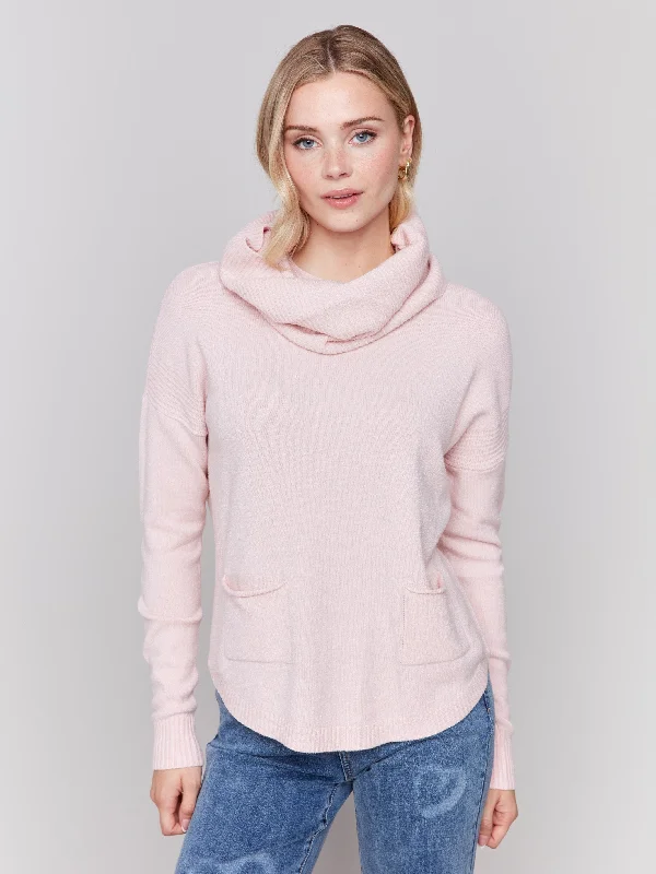 Chunky – Thick, oversized knit for a cozy lookSweater with Removable Scarf - Quartz