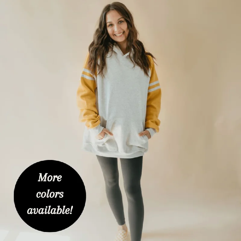 Oversized sweatshirt – Loose-fitting, relaxed fitVarsity Colorblock Pullover