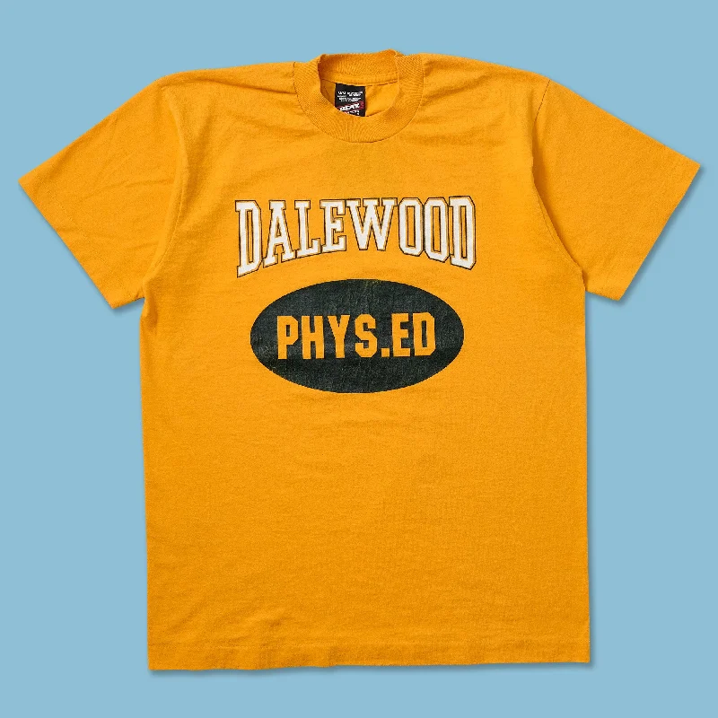 Asymmetrical – Uneven hem or design, adds a modern twistVintage Dalewood T-Shirt Small