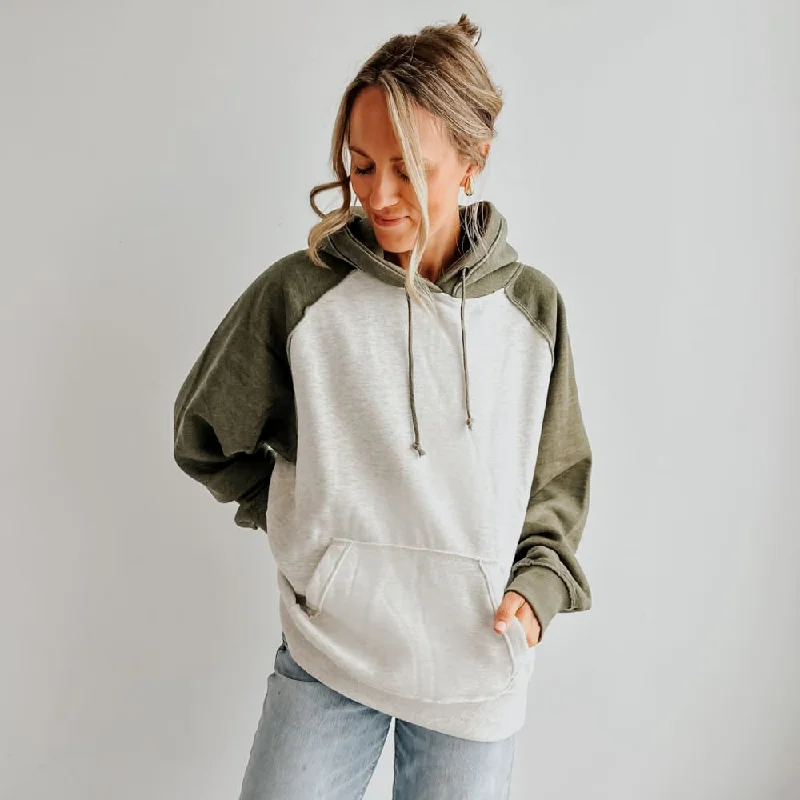 Cropped hoodie – Shortened hoodie that sits above the waistVintage Heather Hoodie - Oatmeal & Army Green