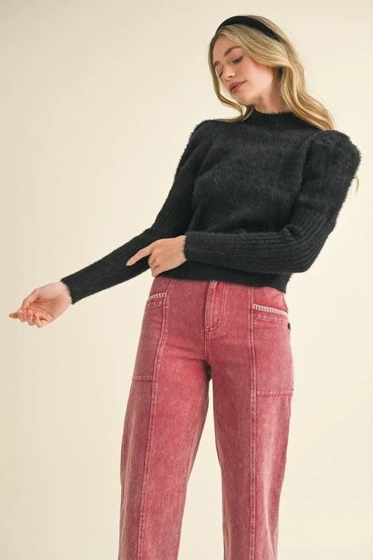 V-neck – Sweater with a V-shaped necklineVivienne Sweater